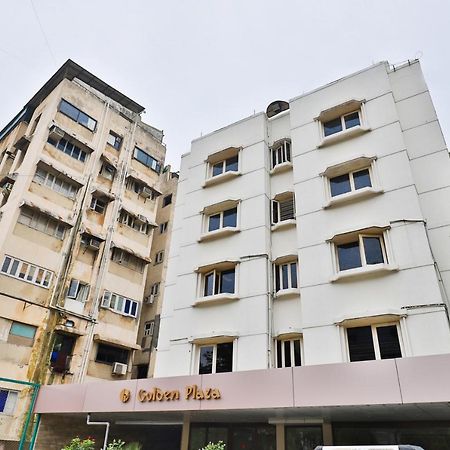 Oyo 2351 Hotel Golden Plaza Ahmedabad Esterno foto