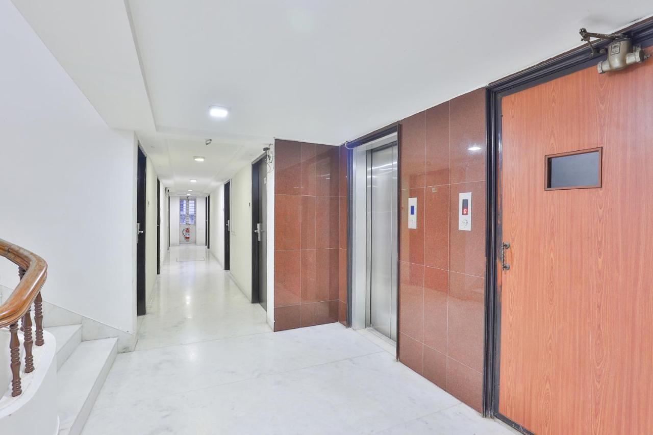 Oyo 2351 Hotel Golden Plaza Ahmedabad Esterno foto